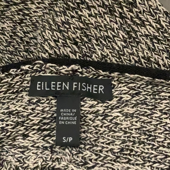 eileen FISHER V neck sweater. Long sleeves. SZ S/P - Picture 7 of 7